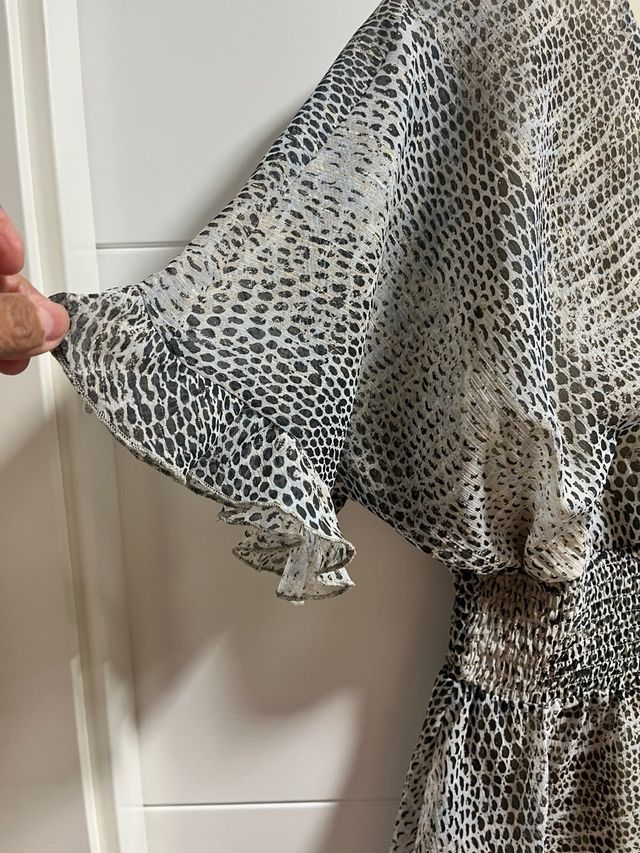 Vestido Zara mini estampado serpiente