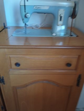 Máquina coser SIGMA con mueble de pino