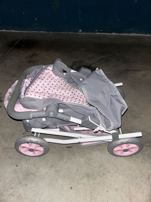 Carrito de bebés juguete