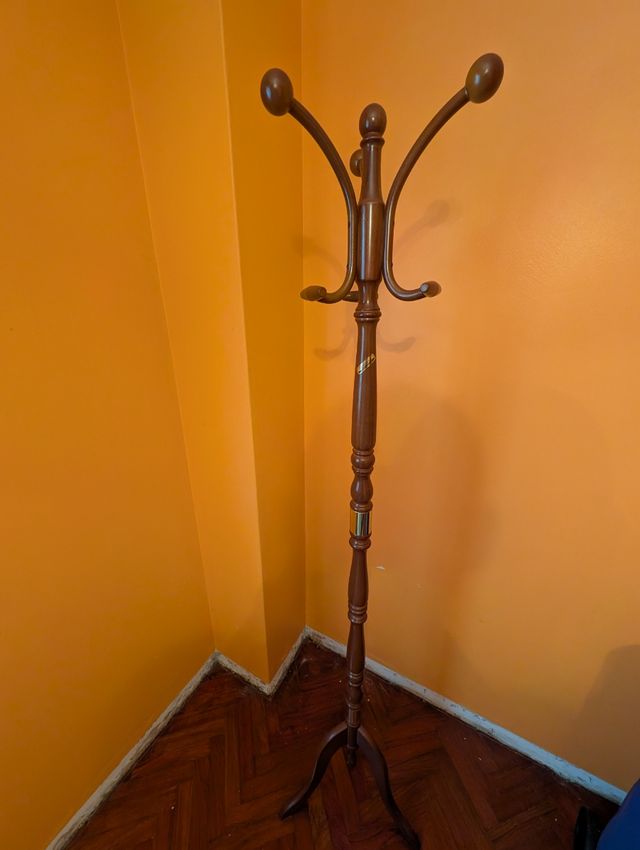 Colgador madera marrón - pie