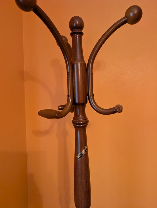 Colgador madera marrón - pie