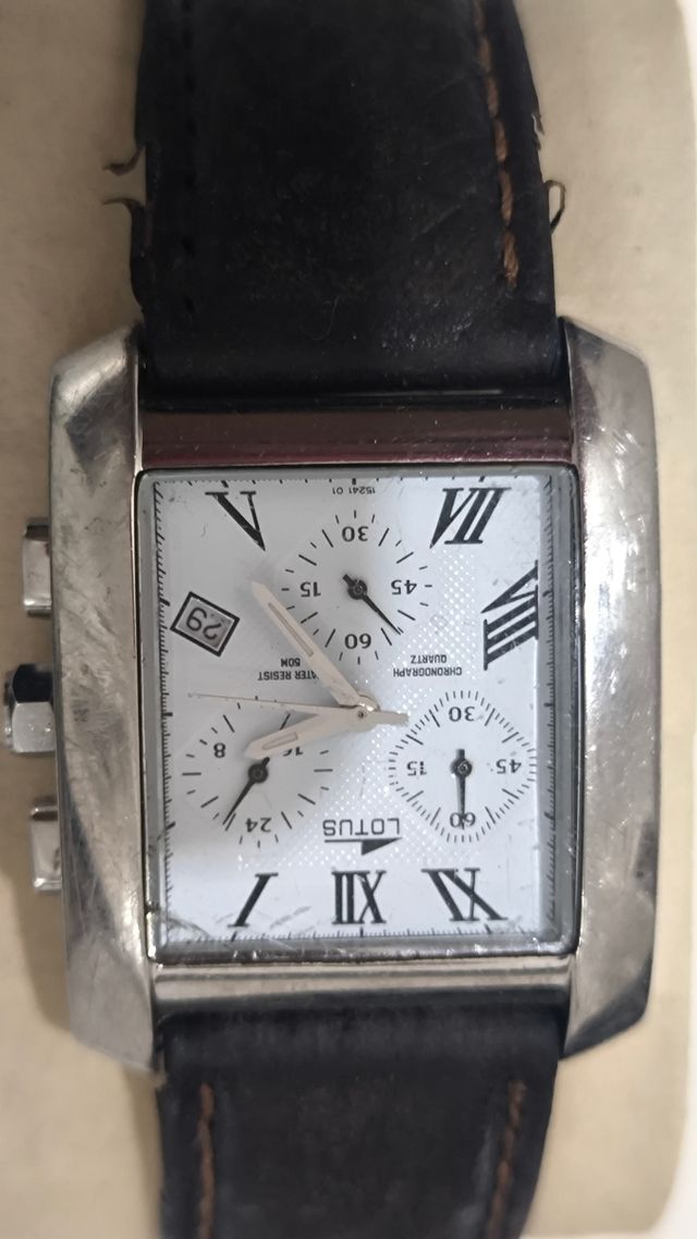 Reloj Lotus