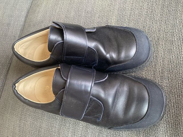 Zapatos niño velcro uniforme