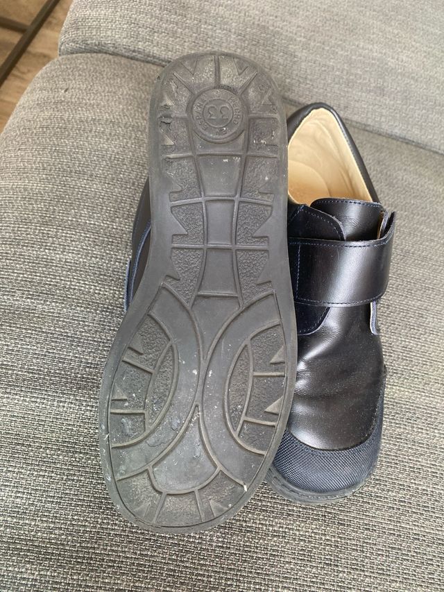 Zapatos niño velcro uniforme