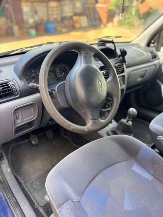 Renault Clio 2000