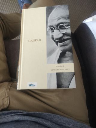Gandhi - Stanley Wolpert