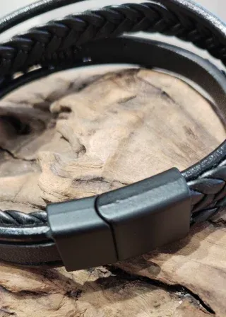 LIQUIDACIÓN CIERRE 50%Pulsera cuero trenzado negra