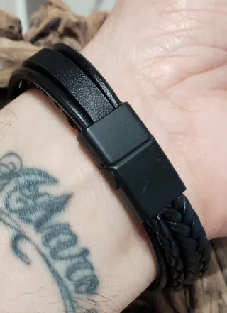 LIQUIDACIÓN CIERRE 50%Pulsera cuero trenzado negra