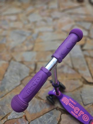 Patinete Micro Maxi Deluxe LED lila