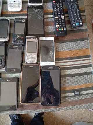 25 móviles - Nokia, iPhone, Motorola, Samsung