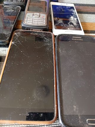 25 móviles - Nokia, iPhone, Motorola, Samsung