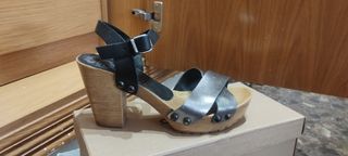 Sandalias Porronet negras y plateadas