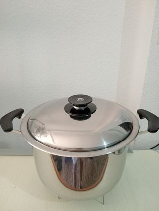 ,.OLLA AMC CABE 6 LITROS DIAM.28 CM. ALTA 15 CM.