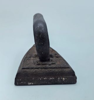 Ferro da stiro antico