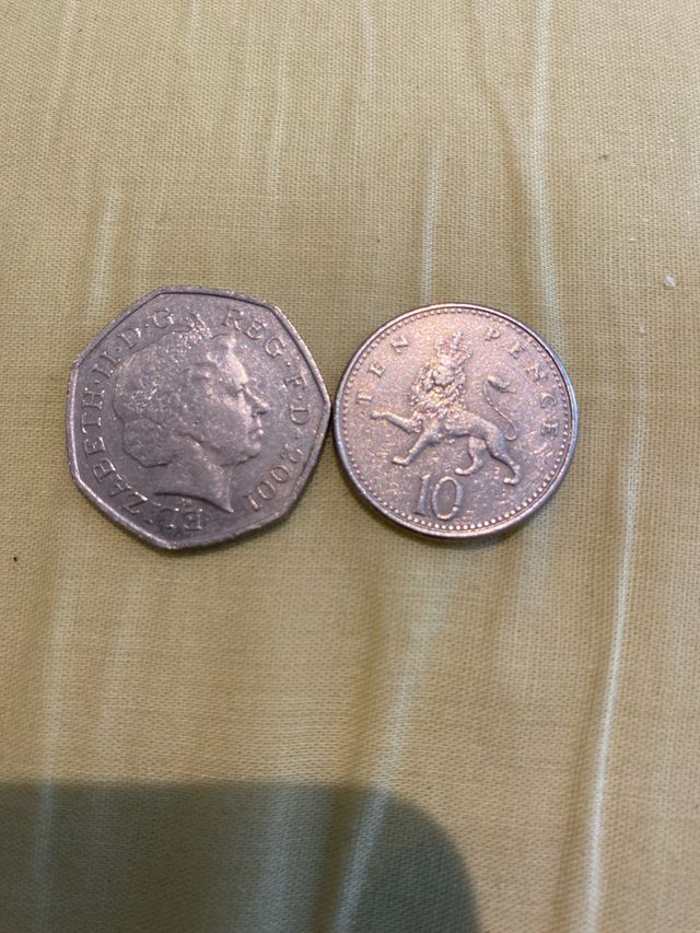 Monedas Reino Unido: 10 peniques y 1 libra