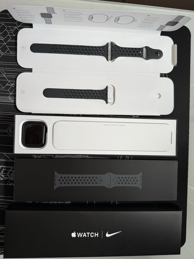 Apple Watch Nike 7 45mm - Negra