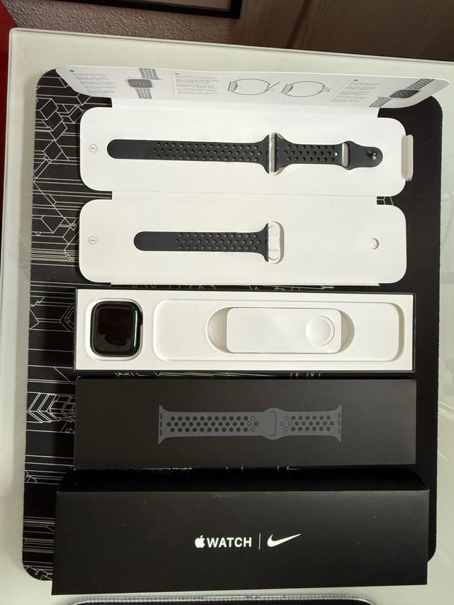 Apple Watch Nike 7 45mm - Negra