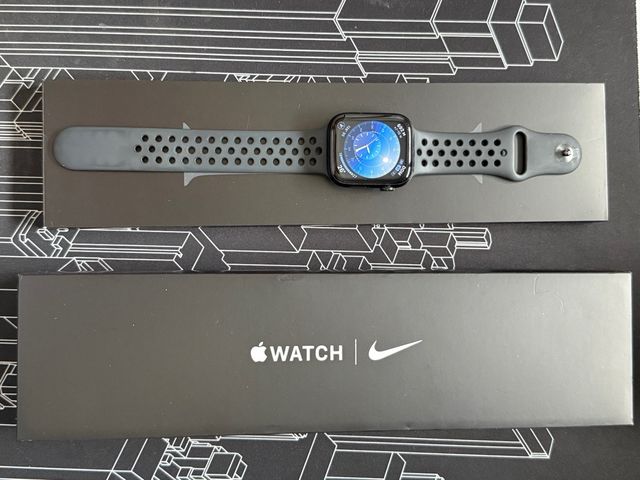 Apple Watch Nike 7 45mm - Negra