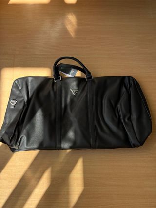 Bolso deportivo GUESS negro