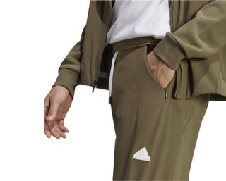 Talla XS. Pantalón ADIDAS “DESIGNED 4 GAMEDAY”