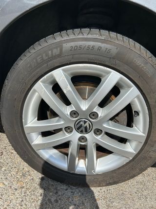 Volkswagen Touran 2012