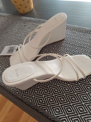 Sandalias tacón Mango blancas