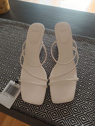 Sandalias tacón Mango blancas