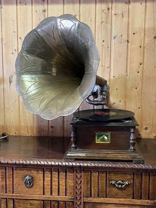 Gramola His Master's Voice