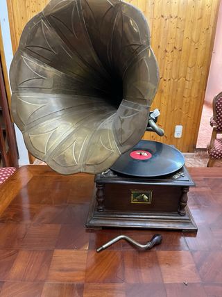 Gramola His Master's Voice