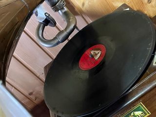 Gramola His Master's Voice