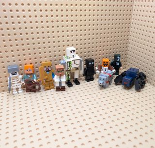 Lote con figuras de videojuegos. Minecraft. 