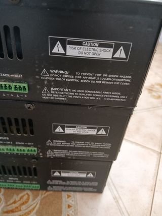 3 Amplificadores Wecler HZA4-70F