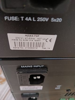 3 Amplificadores Wecler HZA4-70F