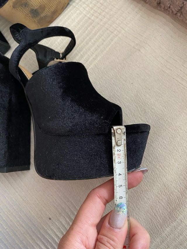 Tacones MaryPaz negros - plataforma