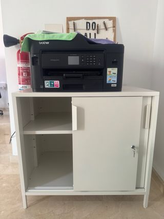 Mesas oficina TROTTEN + 4 sillas + 1 silla MARKUS 