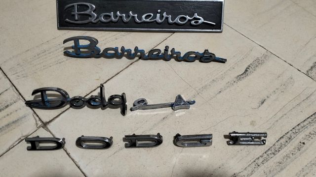 Insignias Barreiros & Dodge
