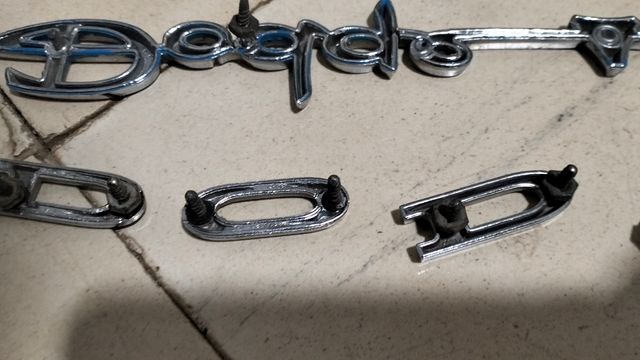 Insignias Barreiros & Dodge