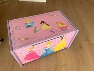 Baúl madera de  princesas Disney