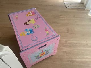 Baúl madera de  princesas Disney