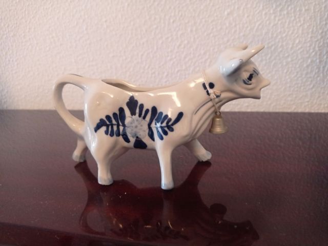 Lechera vaca cerámica azul.