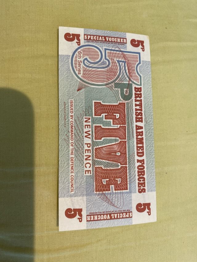 Billete 5 peniques Fuerzas Armadas Británicas