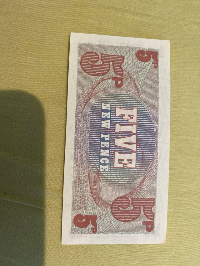 Billete 5 peniques Fuerzas Armadas Británicas