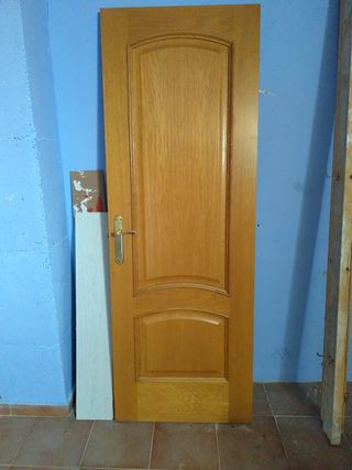 Puerta maciza nogal + marco