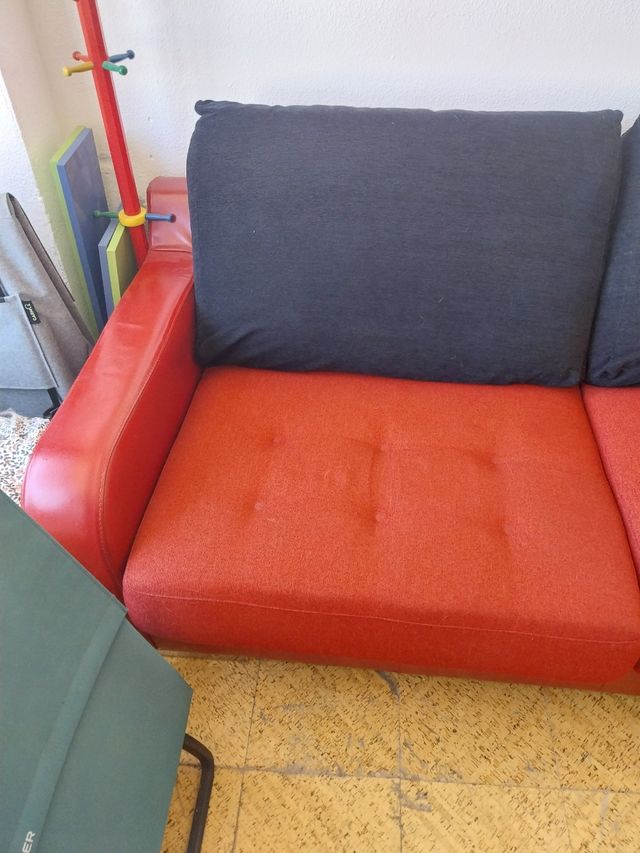 Vendo sofá chaise longue.