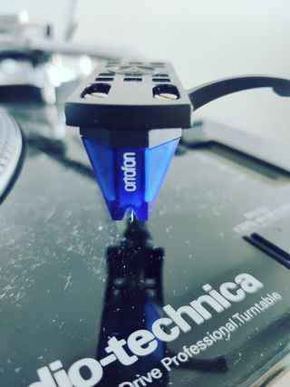 Tocadiscos Audio-Technica LP120 USB + Ortofon Blue