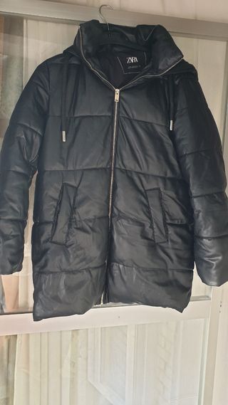 Cazadora acolchada Zara negra
Talla S-M