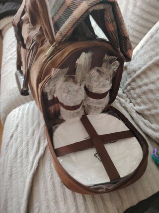 Mochila Marrón Camping térmica con cubiertos