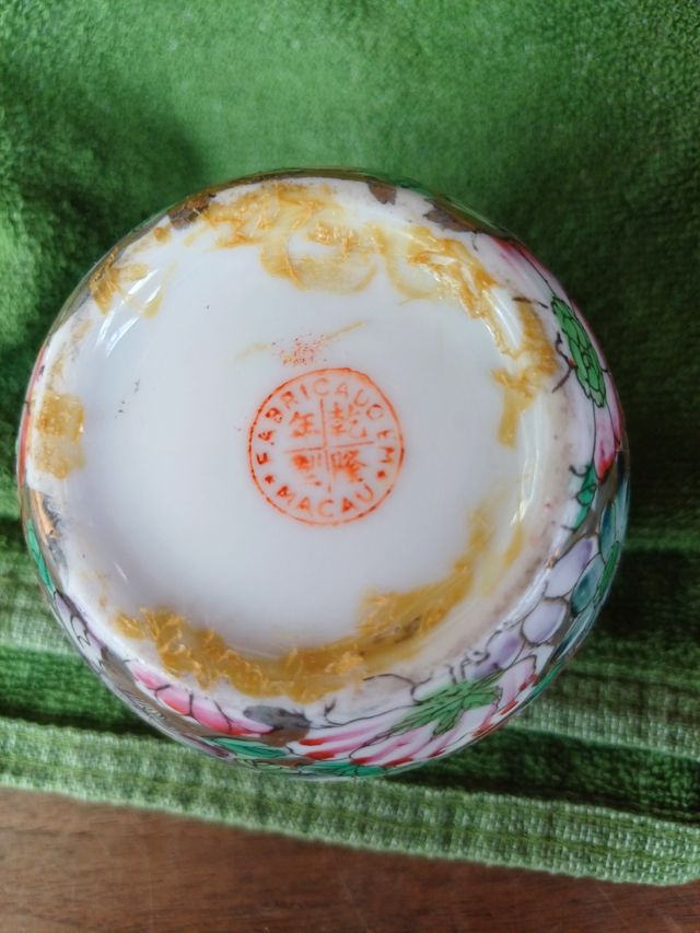 Jarrón chino pintado a mano