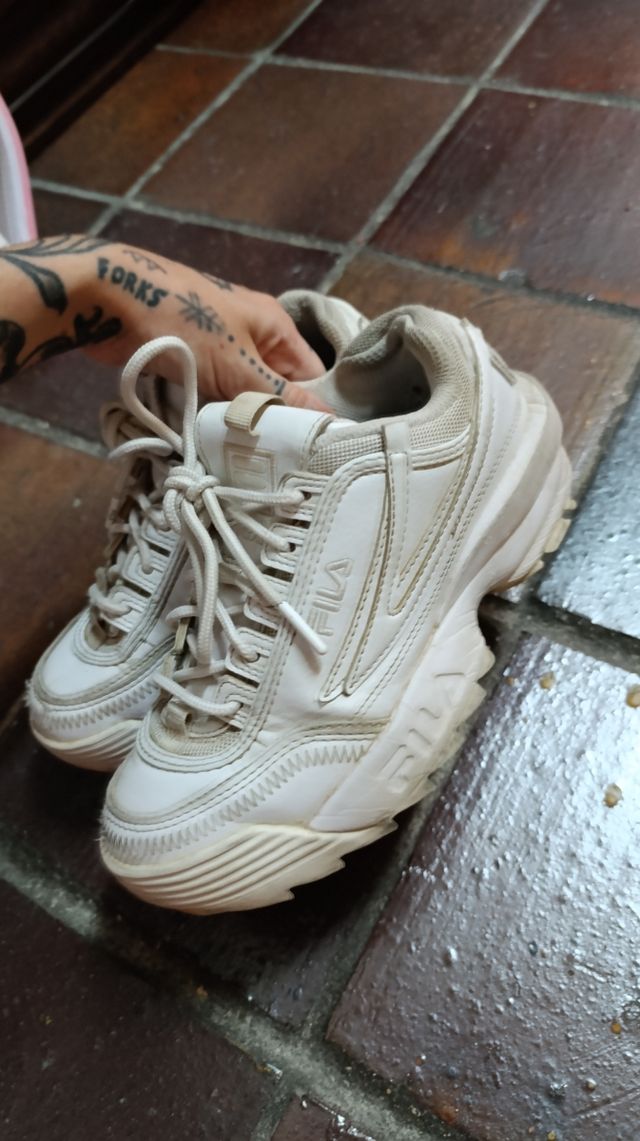 Zapatillas Fila blancas 