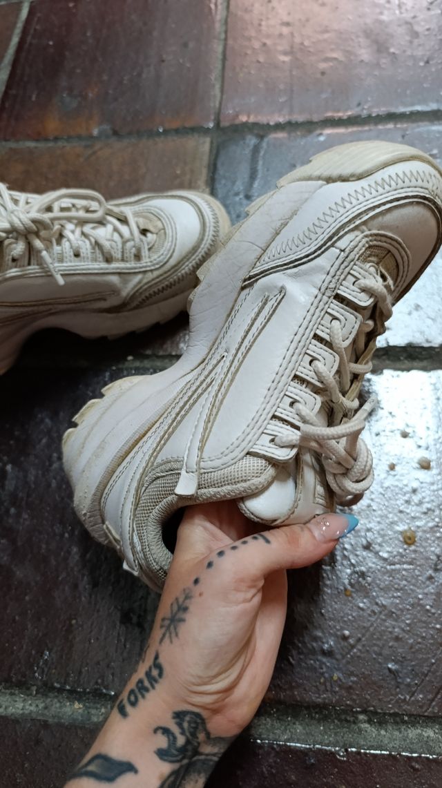 Zapatillas Fila blancas 
